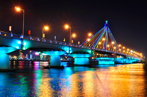 Cau Quay Song Han - Da Nang